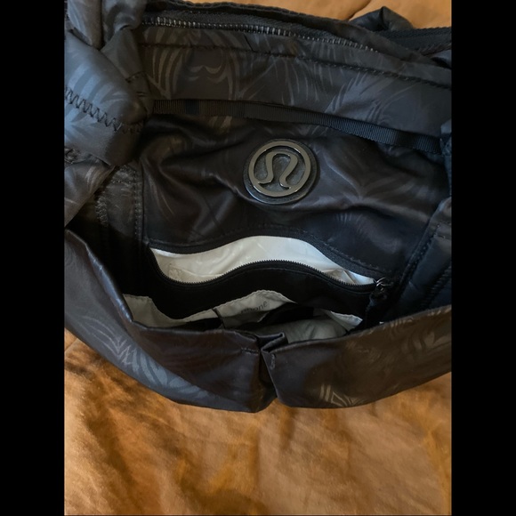 Lululemon Yoga Duffle Bag - Picture 4 of 11